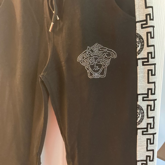 Nice track suit - Picture 4 of 9